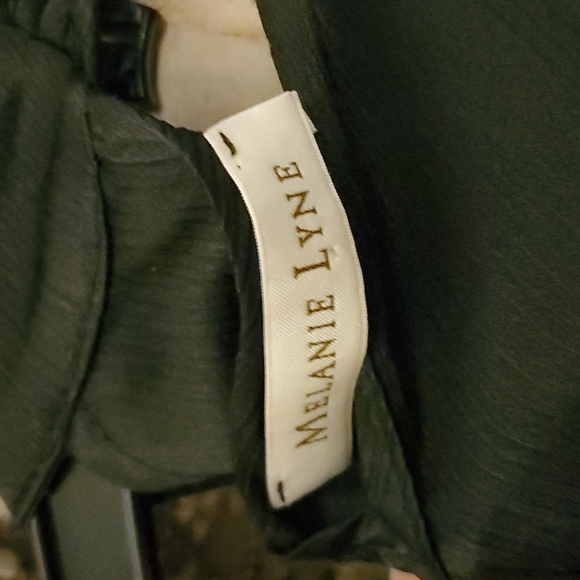 Melanie Lynn  - Blouse with ruffles. Black size 8 - Picture 4 of 8